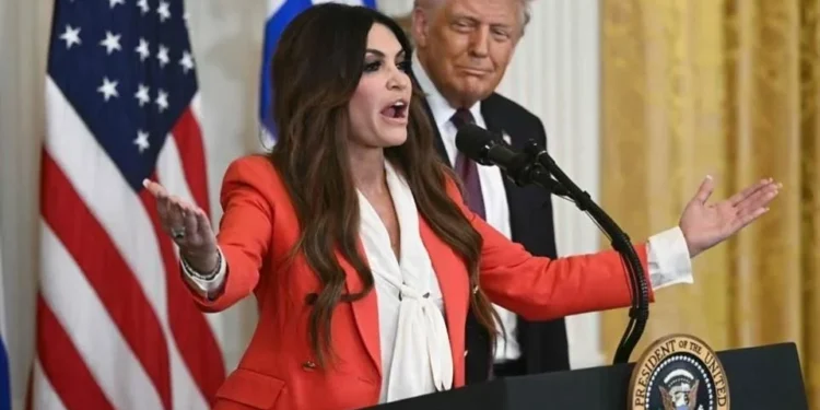 La Casa Blanca exige la renuncia de Kimberly Guilfoyle como embajadora en Grecia