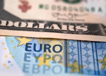 Cae euro a mínimos de 17 meses