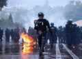 Chocan manifestantes y Policía en protestas en Francia