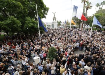 Francia prepara toques de queda y promete una “respuesta penal masiva” tras protestas