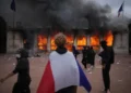 Protestan miles en París pese a restricciones de Macron