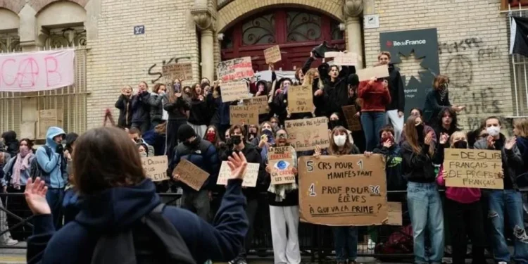 Emmanuel Macron llama al orden ante ola de protestas estudiantiles en los liceos de Francia
