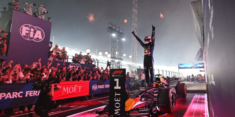 Max Verstappen conquistó su primera victoria en Singapur.