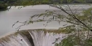 Mantiene Protección Civil monitoreo sobre presa Jalpan y río Ayutla