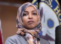 Acusa Ilhan Omar a Trump de persecución política tras cateo