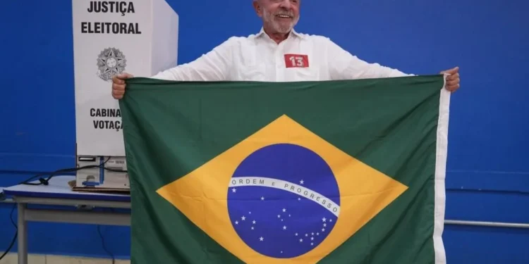 Lula, quien a sus 80 años es uno de los jefes de Estado de mayor edad en el mundo, ha ocupado la Presidencia de Brasil en dos periodos.