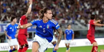 Italia supera a Turquía y se mete a la pelea por Cuartos