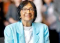 Gana Nobel de la Paz y le desatan la guerra