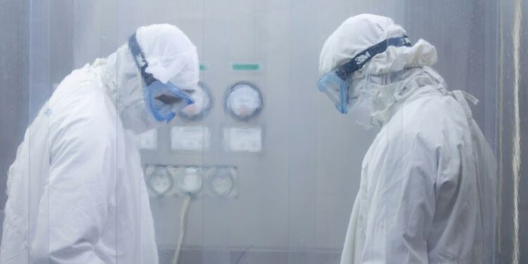 La OMS pide informes a Rusia tras la muerte de una laboratorista por sospecha de peste pulmonar