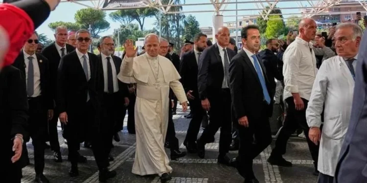 El Papa León XIV ingresa al Hospital Gemelli de Roma para someterse a cirugía de pulmón