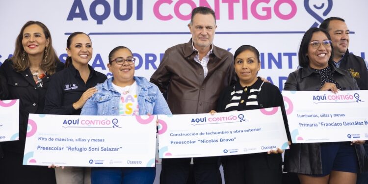 Mauricio Kuri entrega obras e insumos educativos por 17 millones de pesos en San Juan del Río