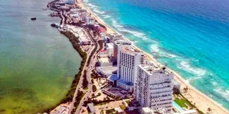Fuga de aerolíneas e infraestructura deficiente desatan crisis turística en el Caribe mexicano