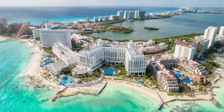 El Caribe mexicano pierde 6,375 millones por bache turístico y hoteleros alertan por nuevo impuesto