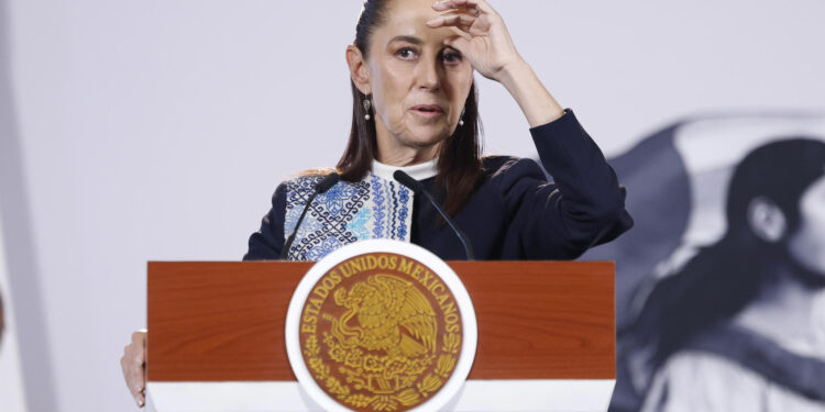 La presidenta de México, Claudia Sheinbaum, durante su rueda de prensa matutina de este jueves, en Palacio Nacional