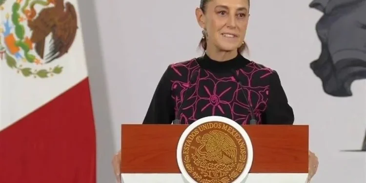 • Claudia Sheinbaum confirma que el IMSS evalúa un mayor aumento salarial y plazas para médicos