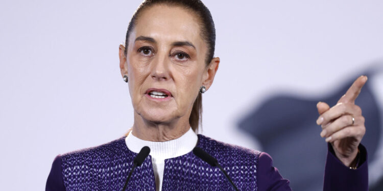 La presidenta de México, Claudia Sheinbaum, durante su rueda de prensa de este lunes en Palacio Nacional