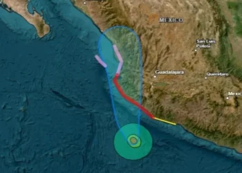 Se fortalece ‘Simon’ a categoría 4