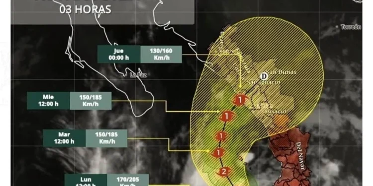 El huracán Simón deja un muerto en Guerrero y enfila hacia Mazatlán como categoría 1