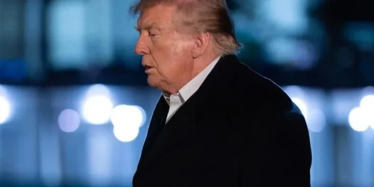 Popularidad de Donald Trump cae a mínimo histórico en EE. UU.