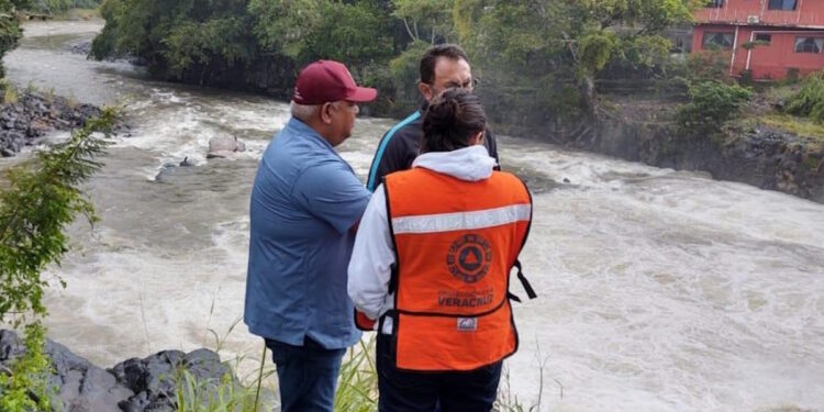• El Gobierno de Veracruz ordena evacuar de forma urgente las zonas ribereñas de Catemaco y San Andrés Tuxtla por inundaciones.