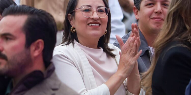 Beatriz Marmolejo concluye diplomado en la OEA para aplicar mejores prácticas en el municipio