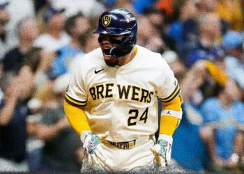 Ligan Dodgers derrota y el tricampeonato corre peligro