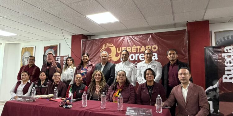 La delegada nacional de Morena en Querétaro, Karla Valeria Gómez, dio la bienvenida formal a la diputada local Georgina "Gina" Guzmán Álvarez