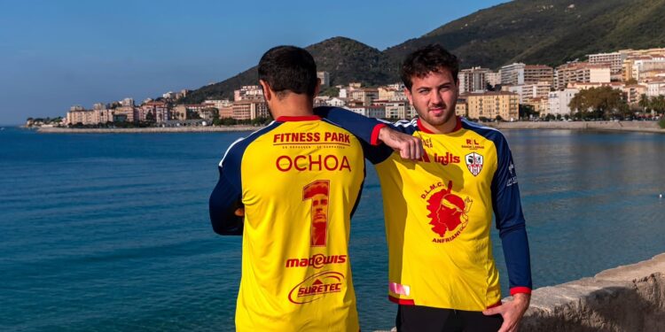El Ajaccio de Francia lanza una camiseta de edición limitada en homenaje a Guillermo Ochoa