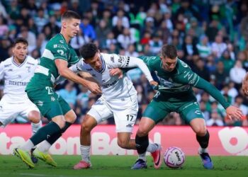 Despluman a los Gallos en Torreón