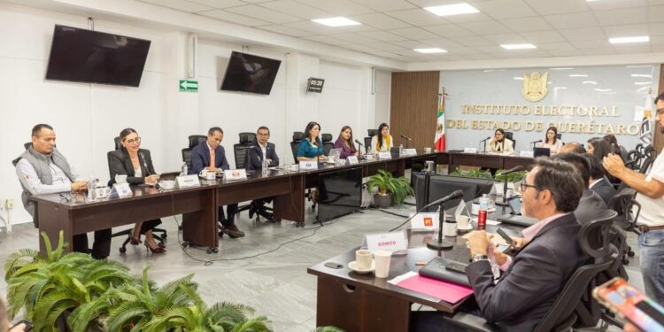 El PAN respalda al IEEQ ante acusaciones de parcialidad y Morena exige autonomía real