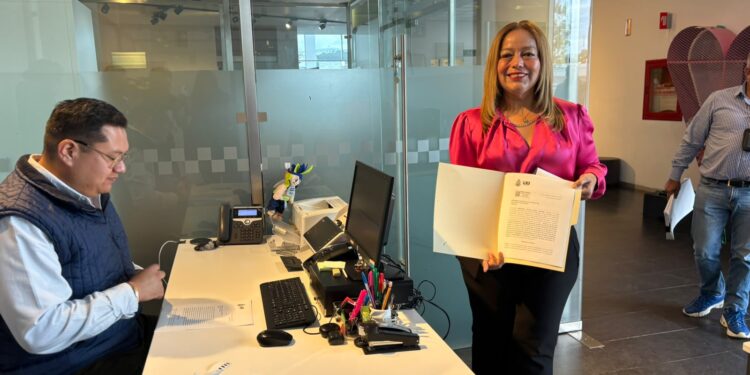Verónica Galicia impulsa ley para que detección de cáncer de mama sea permanente en Querétaro