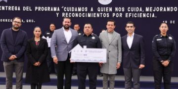 Entrega Corregidora 50 apoyos de vivienda a policías municipales
