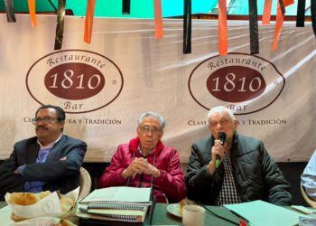 Jubilados de la UAQ denuncian presunto incumplimiento de contrato colectivo desde 2015