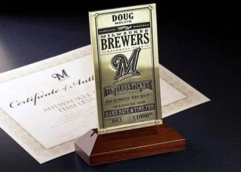Se meten Brewers en problemas por boletos eternos de 2015