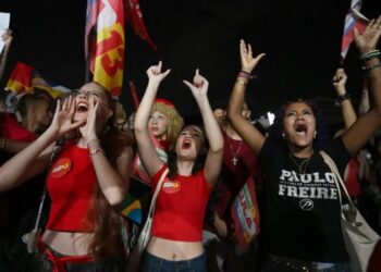 Reduce Brasil jornada laboral de 44 a 40 horas semanales