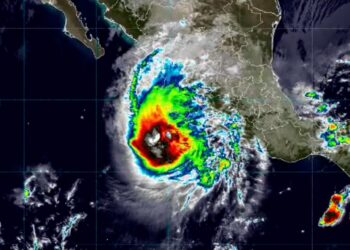 ‘Trudy’ se intensifica a huracán categoría 2