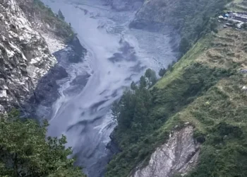 Inundación en Nepal arrastra 45 viviendas y deja cinco desaparecidos
