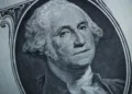 Registra dólar racha alcista más larga desde 2025