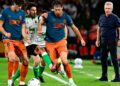 Javier Aguirre debuta con un empate en el Valencia