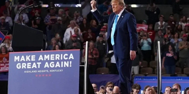 Trump aseguró que México pagó muro fronterizo con EU con 'tarifas masivas', y presumió haberle cambiado el nombre al Golfo de México