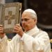 Confirma El Vaticano cáncer pulmonar en el Papa León XIV