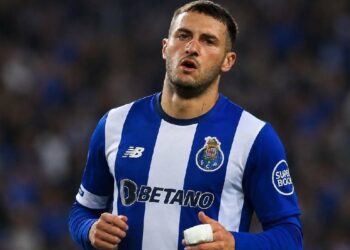 Mexicanos en Champions: cinco minutos para Santi Giménez; Fidalgo y Obed Vargas, borrados