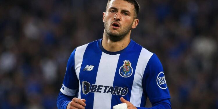 El exjugador de Cruz Azul ingresó al minuto 85 y, pese al escaso tiempo disponible, estuvo cerca de marcar.