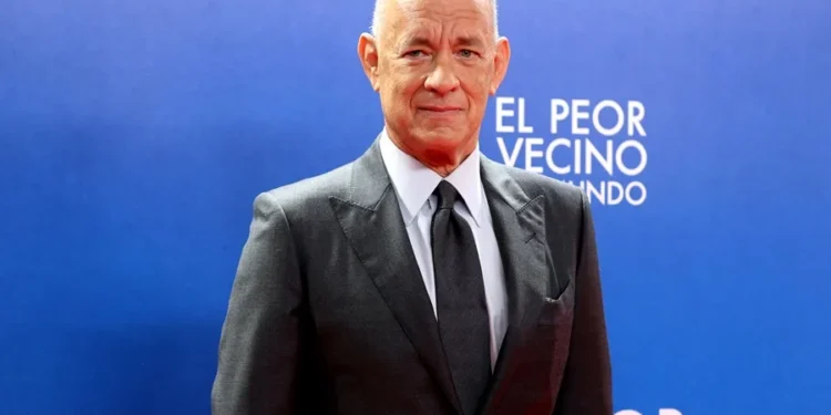 Hanks ha sido galardonado con premios Óscar y Globos de Oro por sus interpretaciones en Filadelfia y Forrest Gump.
