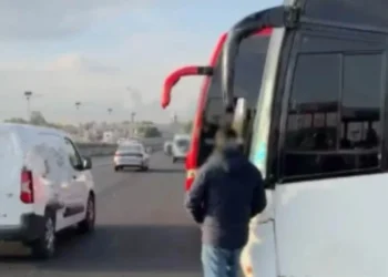 Se concentran transportistas en carreteras del País