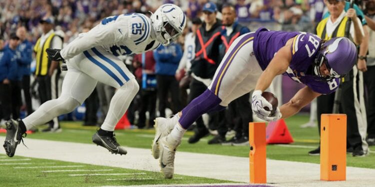Los Minnesota Vikings mantuvieron su paso invicto tras imponerse 16-10 a los Indianapolis Colts.